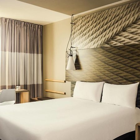 Hotel Ibis Paris Coeur D'Orly Airport Esterno foto