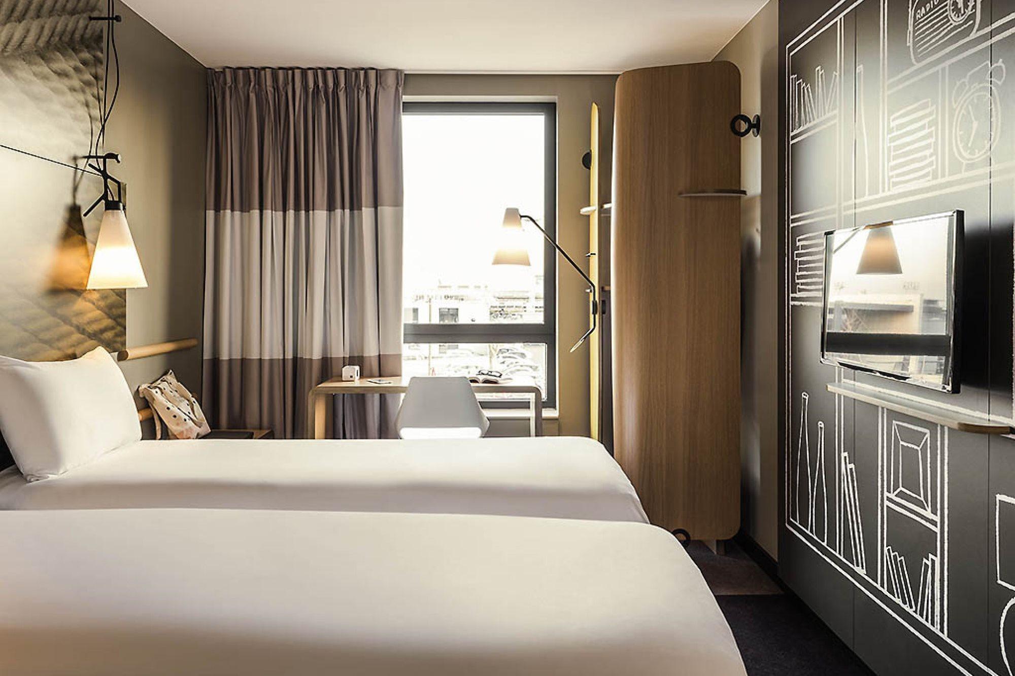 Hotel Ibis Paris Coeur D'Orly Airport Esterno foto