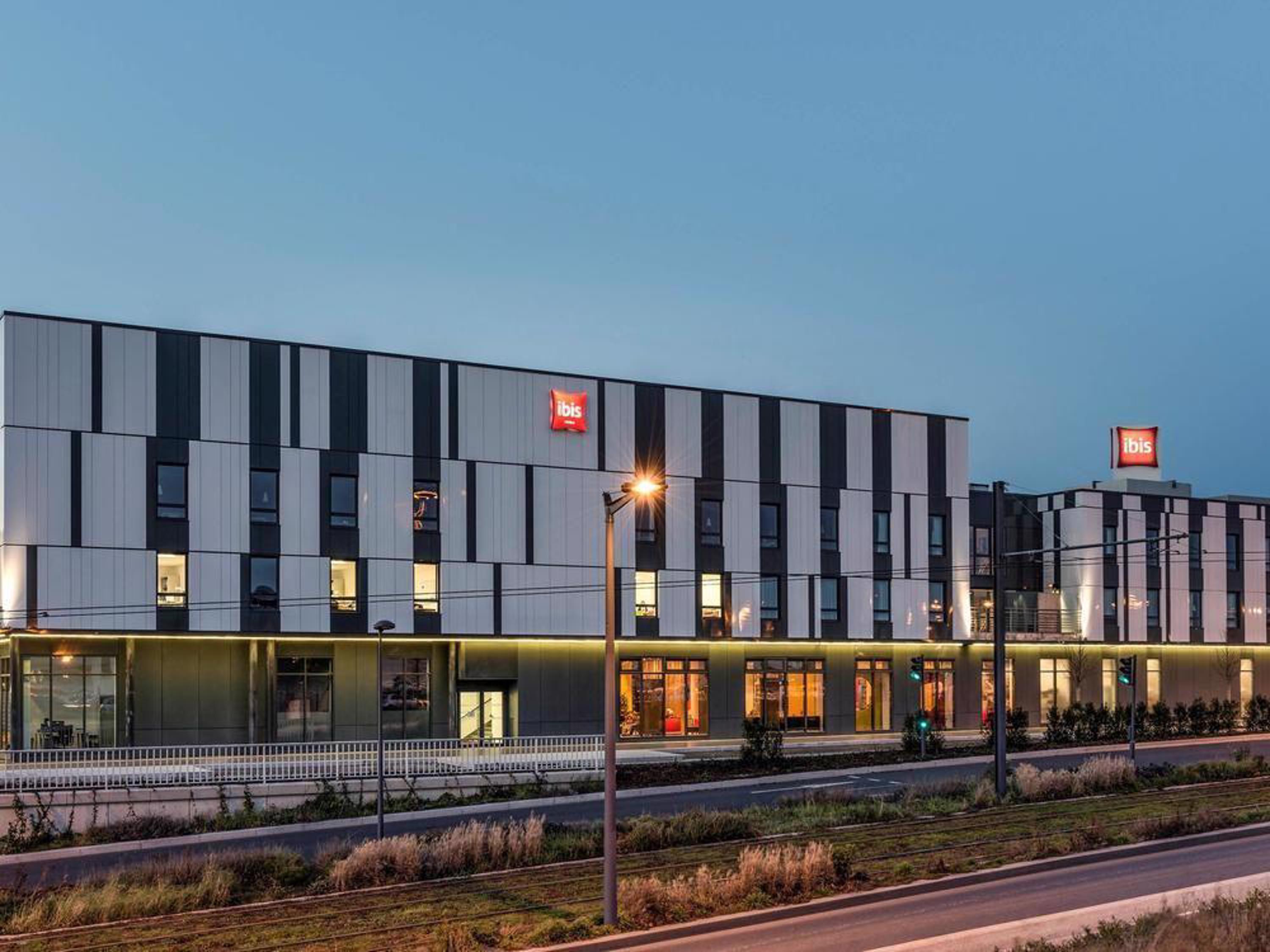 Hotel Ibis Paris Coeur D'Orly Airport Esterno foto