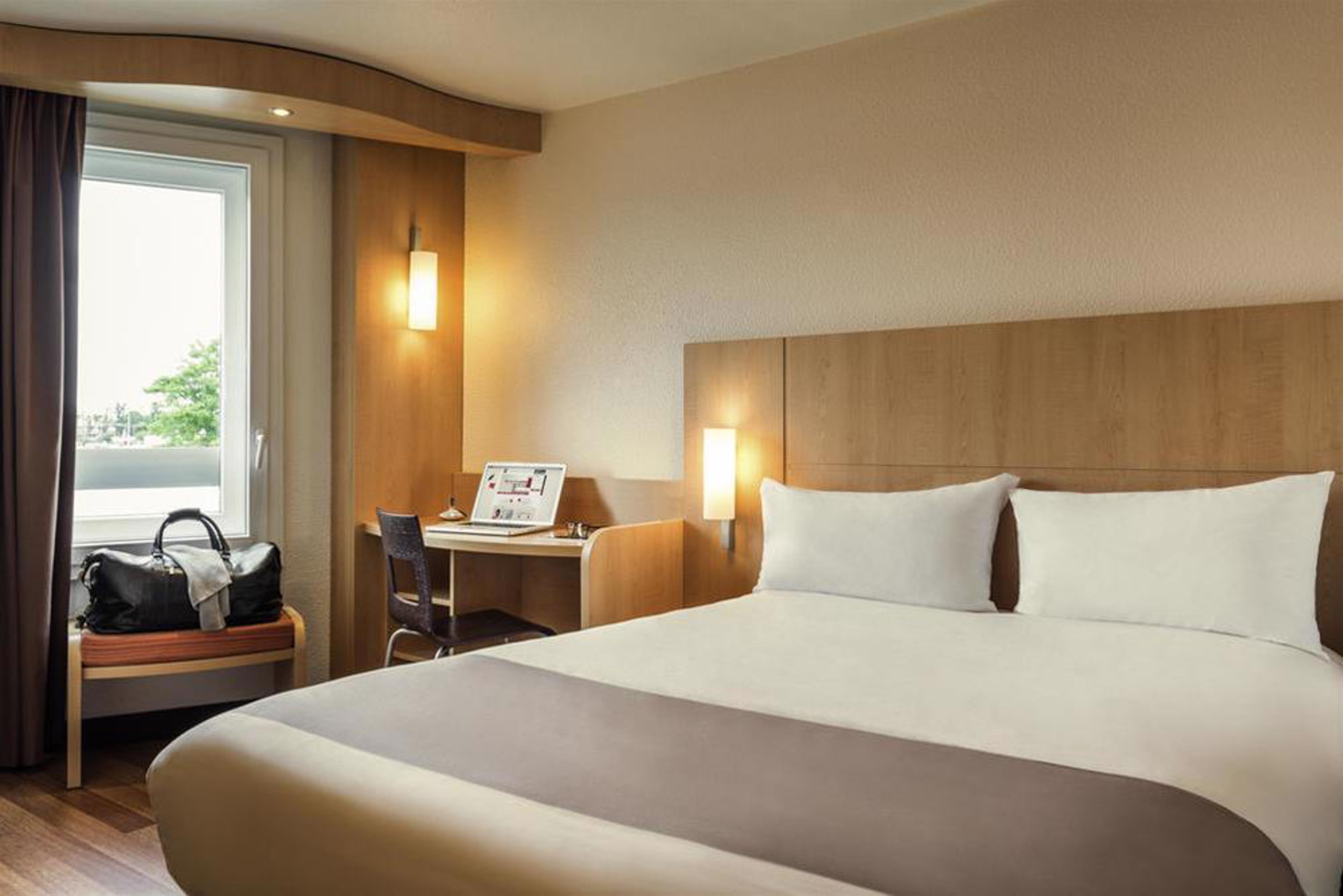 Hotel Ibis Paris Coeur D'Orly Airport Esterno foto