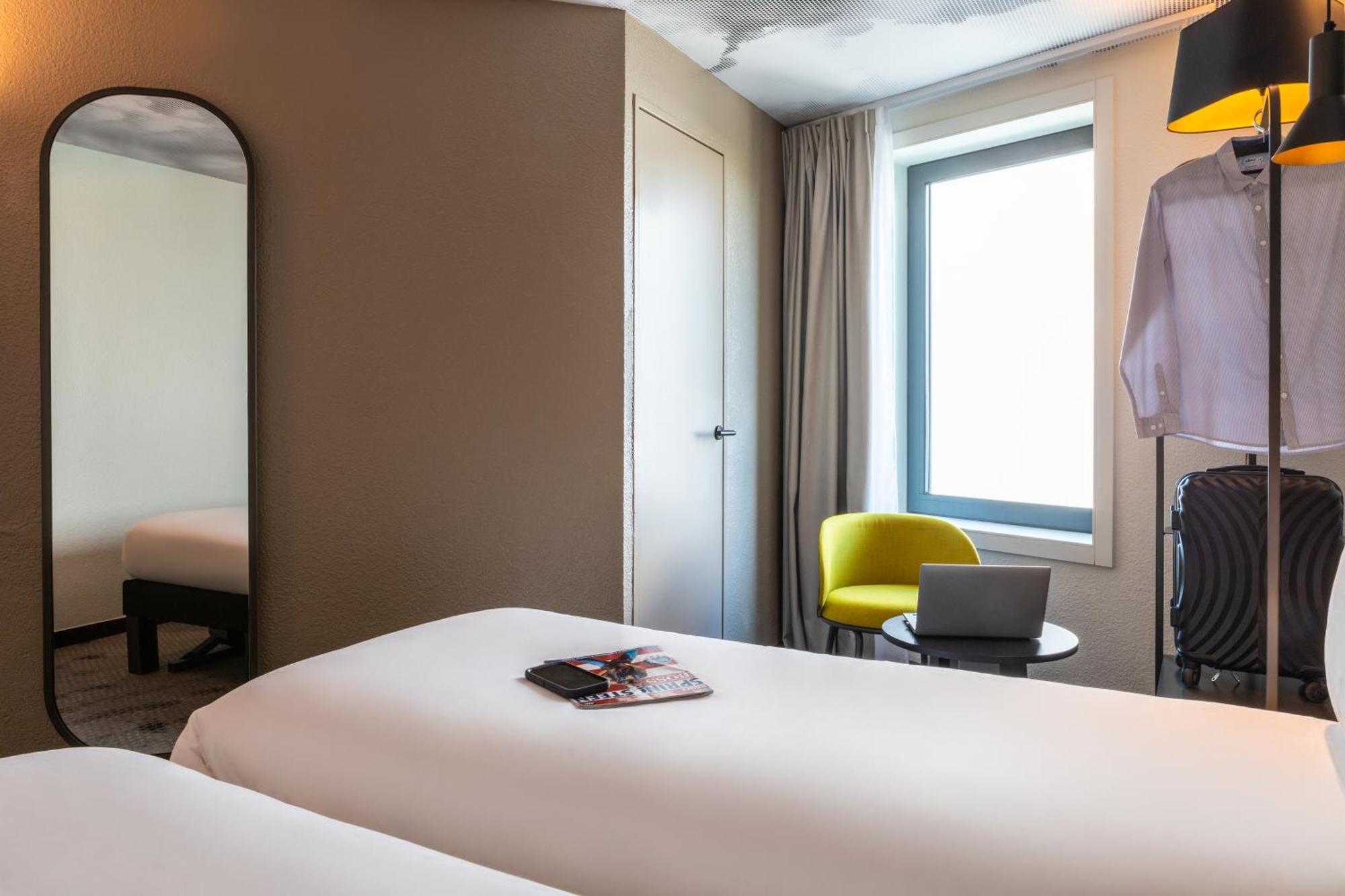 Hotel Ibis Paris Coeur D'Orly Airport Esterno foto