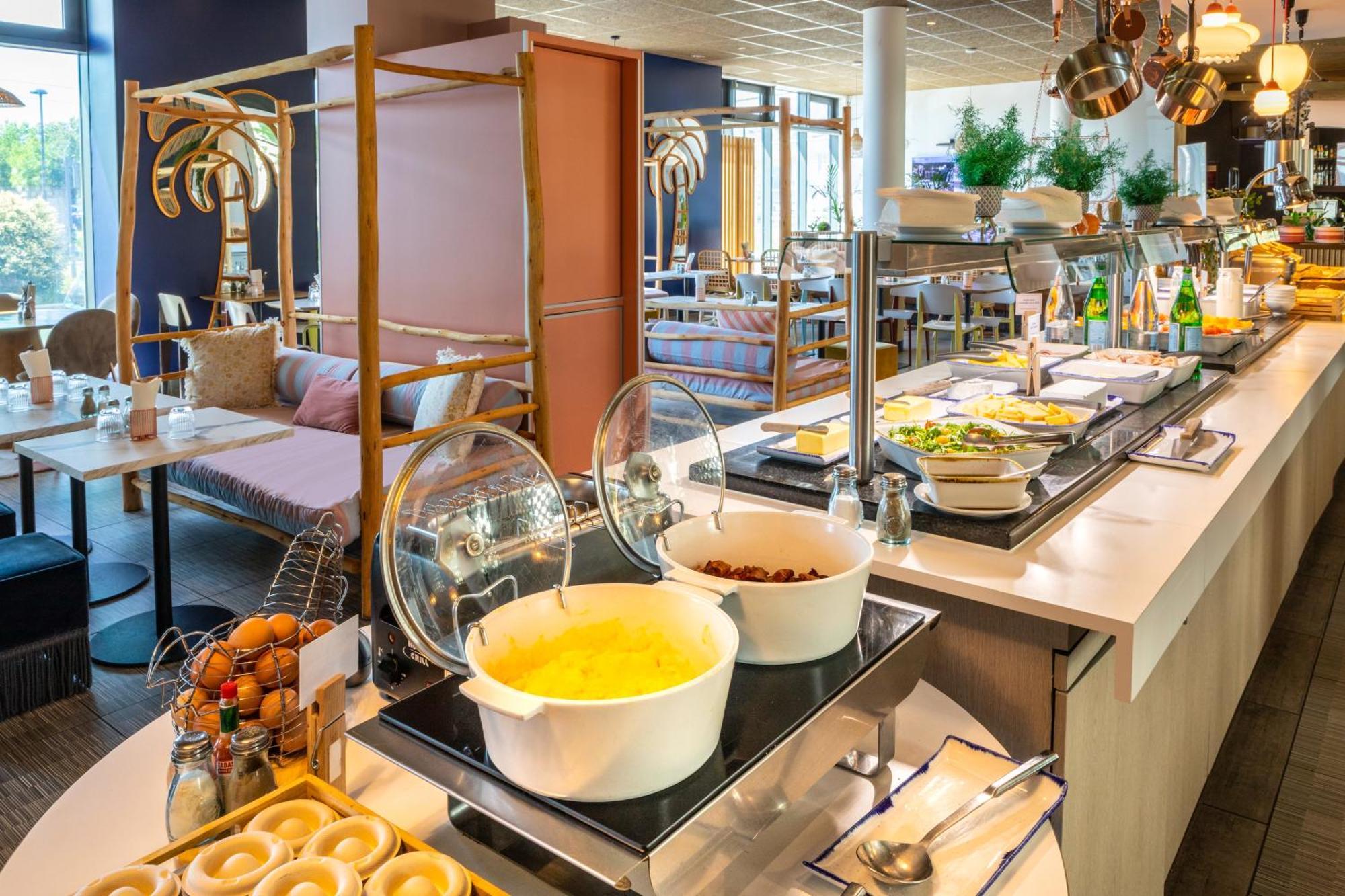 Hotel Ibis Paris Coeur D'Orly Airport Esterno foto