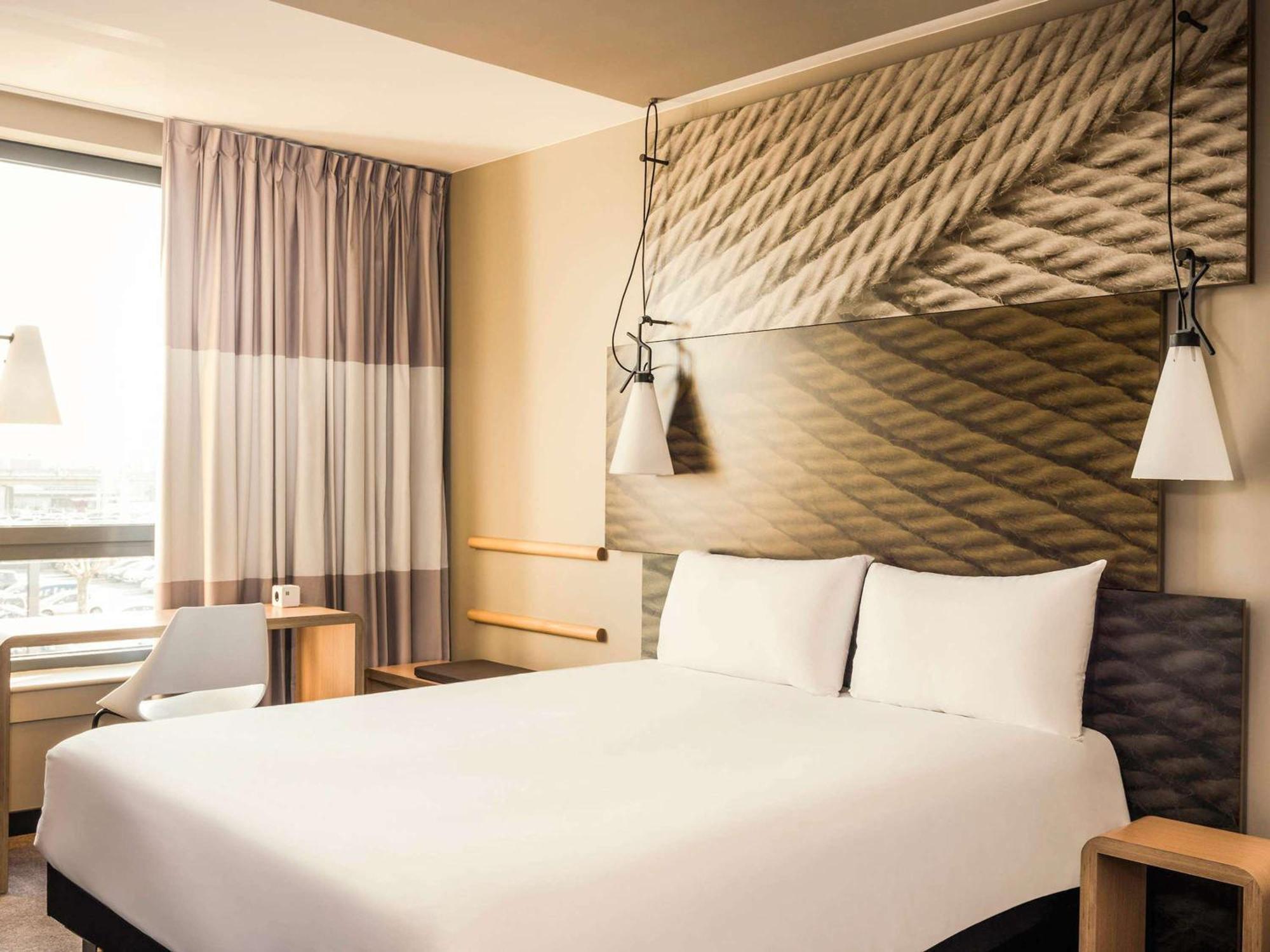 Hotel Ibis Paris Coeur D'Orly Airport Esterno foto
