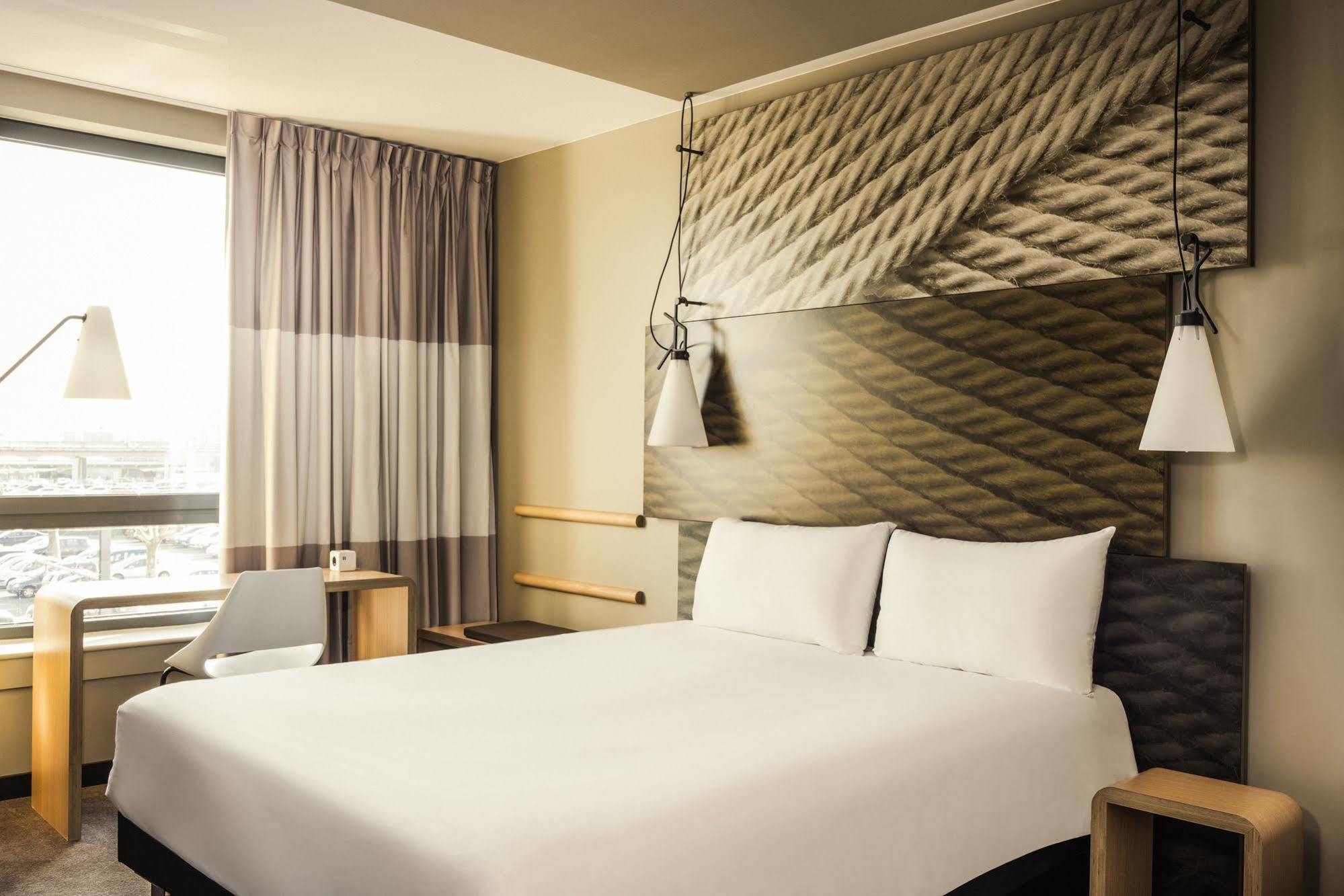 Hotel Ibis Paris Coeur D'Orly Airport Esterno foto