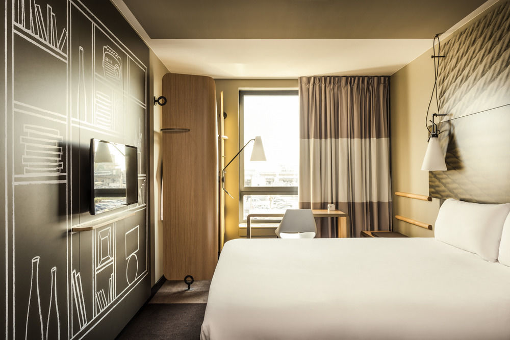 Hotel Ibis Paris Coeur D'Orly Airport Esterno foto