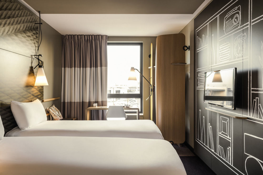 Hotel Ibis Paris Coeur D'Orly Airport Esterno foto